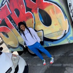 Meet your Posher, Alex